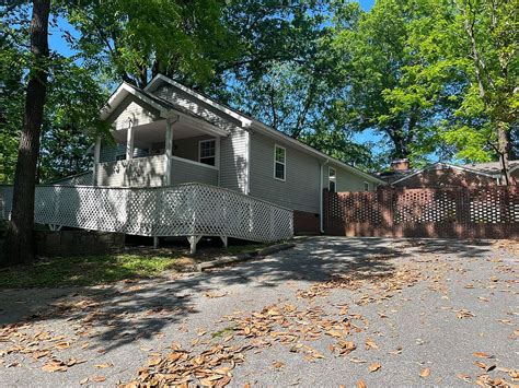 Fayette zillow - Zillow has 44 photos of this $315,000 3 beds, 2 baths, 1,290 Square Feet single family home located at 4501 Fayette Dr, Bristol, PA 19007 built in 1969. MLS #PABU2064286. ... Welcome to 4501 Fayette Drive in Bristol Township offering a beautiful move-in ready ranch home! As you enter the home you will immediately fall in LOVE! Notice the lovely ...